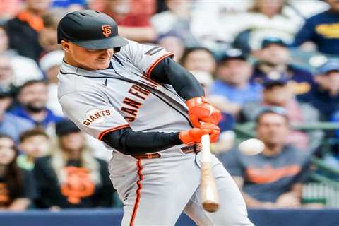 Despite early lead, Giants fall 16-2 to Brewers in embarrassing fashion