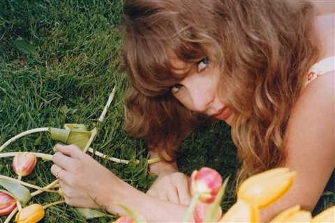 Taylor Swift, Niall Horan, Tinashe & More: New Music Friday Guide