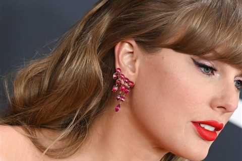 We Knew It! Taylor Swift Hits the Red Carpet for ‘Toy Story 5’ L.A. Premiere: See Photos