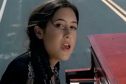 'A Thousand Miles' Singer Vanessa Carlton 'Memba Her?!