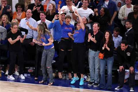 Girls Just Wanna Have Pun: Watch Taylor Swift & Haim Sisters Dance in Their Jokey Custom Jerseys on ..