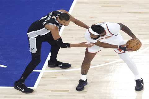 Tensions rise in NBA Finals Game 4 as Mitchell Robinson throws elbow at Victor Wembanyama
