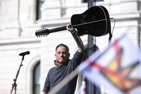 Bruce Springsteen Sings With Patti Smith & Apologizes to Bono at Tribeca Event: ‘I Should Have..