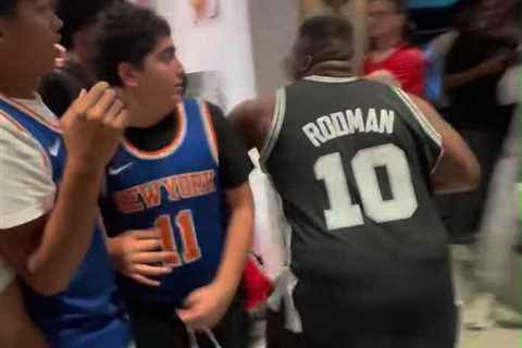 Spurs fan in Dennis Rodman jersey tries fighting every Knicks supporter at Penn Station