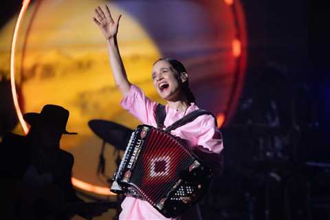 Julieta Venegas Celebrates Her ‘Norteña’ Roots at Mexico’s Auditorio Nacional: ‘What a..
