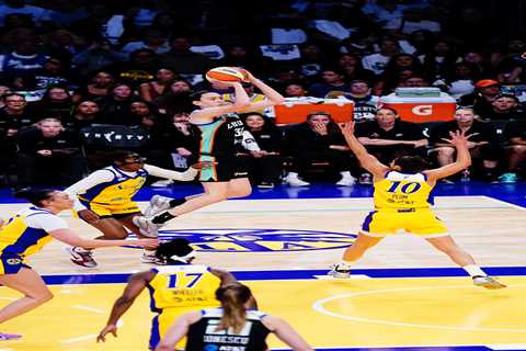 Liberty lose to Sparks at buzzer after squandering 17-point third-quarter lead