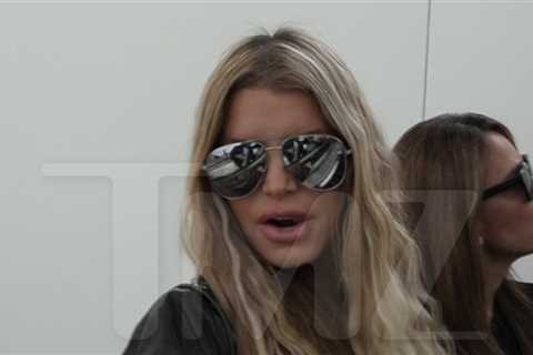 Jessica Simpson Says Her DMs Are Open, But Only For Men Who Are Verified