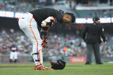 Luis Arraez leaves SF Giants game in potential blow to trade deadline haul
