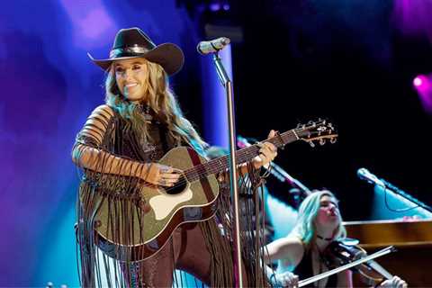 CMA Fest 2026: Here’s How to Watch the Country Music TV Special Online for Free