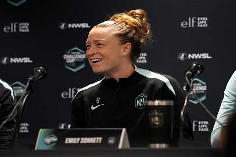 Emily Sonnett signs extension with Gotham as Challenge Cup looms