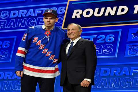 Rangers select defenseman Alberts Smits with No. 5 pick in 2026 NHL Draft