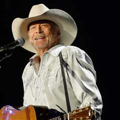 How Much Did Alan Jackson’s Farewell Show Increase Streams for His Catalog?