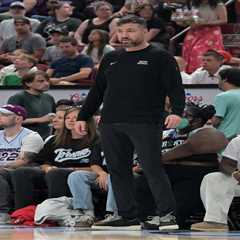 Liberty coach rips ‘pathetic’ WNBA refs after loss, shoe-throwing incident: ‘Making stuff up’