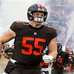 Ravens signing ex-Browns center Ethan Pocic to compete for starting job