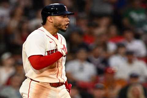 Red Sox, Nationals get into wild brawl as Willson Contreras gets ejected — again