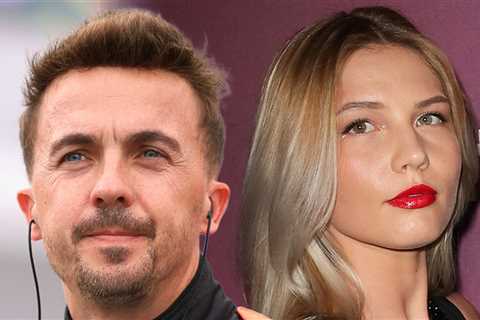 Frankie Muniz's Estranged Wife Defends Him After Dancing Video Sends Fans into Rage