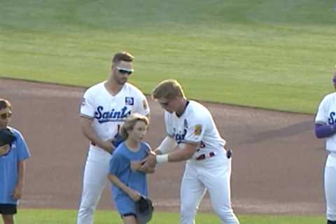 Twins prospect Walter Jenkins — nicknamed ‘Captain America’ — helps fainting fan in heroic moment