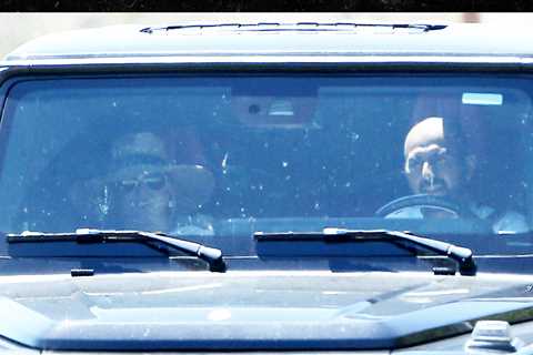 Britney Spears Keeps Low Profile During Holiday Weekend Outing