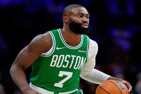 Jaylen Brown comforts crying 6-year-old superfan after trade to 76ers