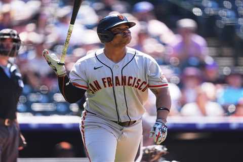 Giants slug 4 HRs but blow late lead to drop series vs Rockies