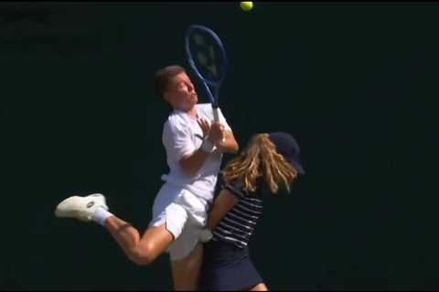 Moment star doubles player Demi Schuurs crashes into Wimbledon ball girl in scary scene