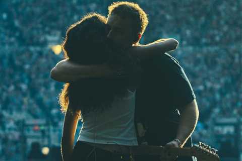 Sam Fender & Olivia Dean’s ‘Rein Me In’ Becomes Longest-Running British No. 1 Single in U.K...