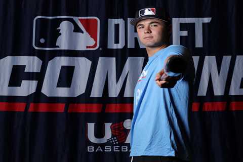 Giants take top college pitcher Jackson Flora with No. 4 pick in MLB Draft