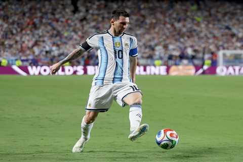 Argentina, England meet in World Cup semifinal on similar paths of survival