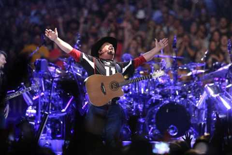 Garth Brooks’ 50 Biggest Billboard Hits: ‘The Dance,’ ‘Friends in Low Places’ & More