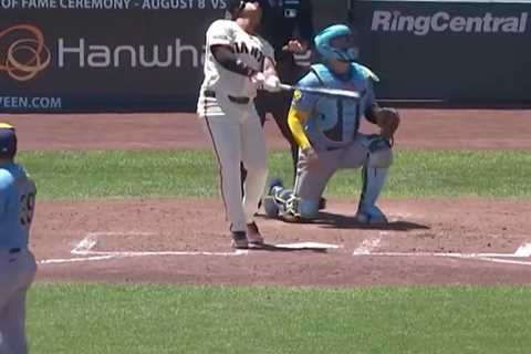 Giants fan left bloody after taking foul ball off dome piece