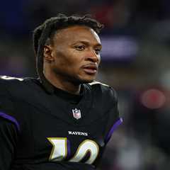 DeAndre Hopkins joining Georgia Tech staff after Patriots flirtation