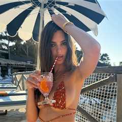 Emily Ratajkowski Flaunts Famous Curves in Bikini Photo Dump