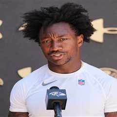 Zay Flowers leaves practice in Ravens injury scare days after signing $140 million contract