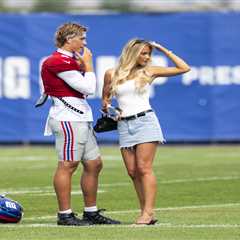 Jaxson Dart shares quiet moment with girlfriend Marissa Ayers at Giants training camp