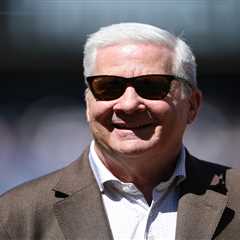 Former Padres owners to give every employee a bonus after selling team