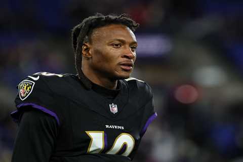 DeAndre Hopkins joining Georgia Tech staff after Patriots flirtation