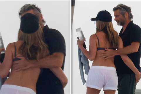 Jennifer Aniston Flaunts Bikini Bod, Locks Lips with Boyfriend on Yacht