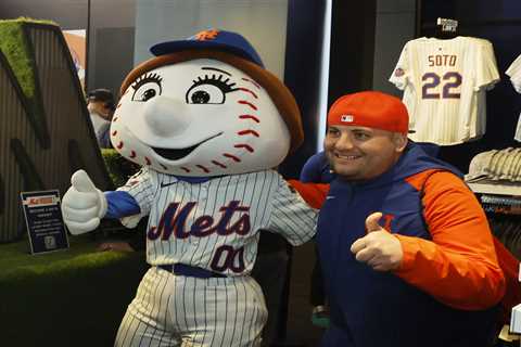 Mrs. Met is making history — when the franchise needs it most
