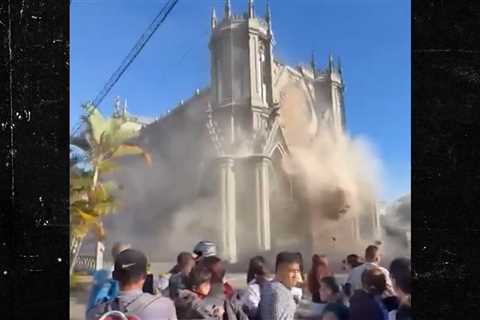 Insane Videos Show Colombia's 7.4 Magnitude Earthquake, At Least 22 Dead