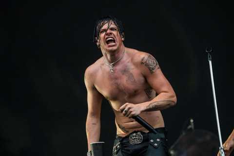Yungblud Breaks His Leg in Motorcycle Accident, Says He’s Still ‘Giggin”