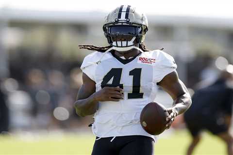 Saints lose Alvin Kamara for at least a month in injury blow
