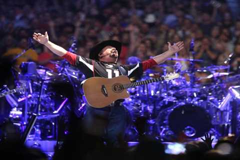 Garth Brooks’ ‘Blame It All On My Roots’ Tour: Every Song Played On Opening Night