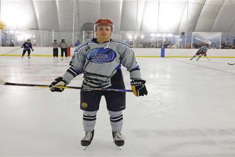 Long Island’s Ethan Wyttenbach has big sophomore year goals in mind before realizing NHL dream
