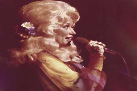 Dolly Parton, Country Music Icon and Rhinestone Style Legend, Dies at 80
