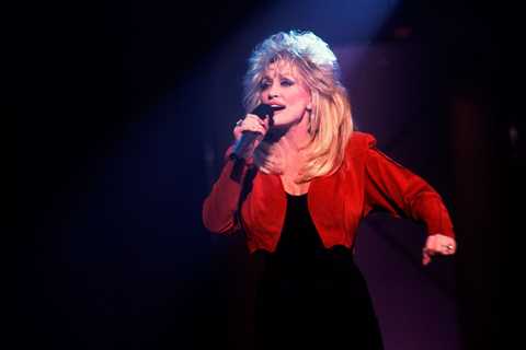 Dolly Parton’s Half-Century Hot 100 Legacy: ‘9 to 5,’ ‘Islands in the Stream’ & More