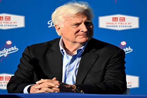 Mark Walter’s holding company vehemently ‘sets record straight’ on fraud allegations, Dodgers sale