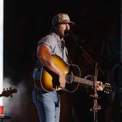 Country Splash Cabo Fest With Riley Green, Jon Pardi and More Combines Song, Sand & Surf: 7..