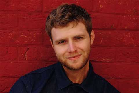Alex Warren’s ‘Wildchild’ Screams to No. 1 on ARIA Chart