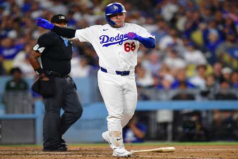 Dodgers catcher lands on injured list as regular season winds down