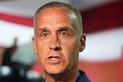 Former DHS Honcho Corey Lewandowski Allegedly Tried To Sell Government Services For Financial Gain